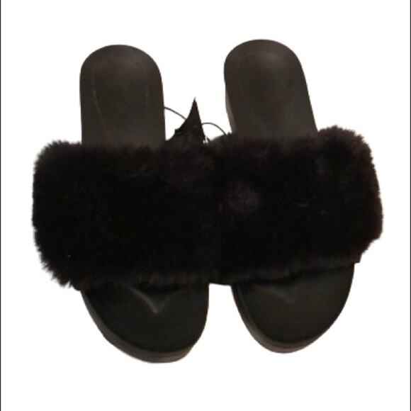 FOREVER 21 Black Furry Platform Slides - Picture 1 of 5